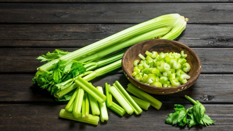 Men Should Take a Look at the Benefits of Celery Leaves