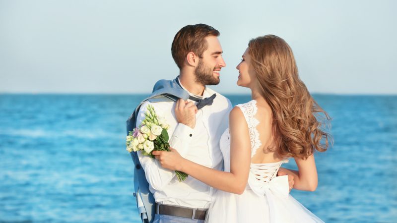 Stylish-Beach-Wedding