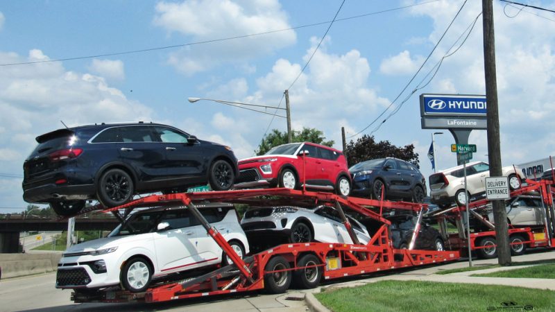 Dearborn,,Mich./usa-7/26/19:,A,Tractor,Trailer,Hauling,New,Hyundai,Vehicles,Arrives