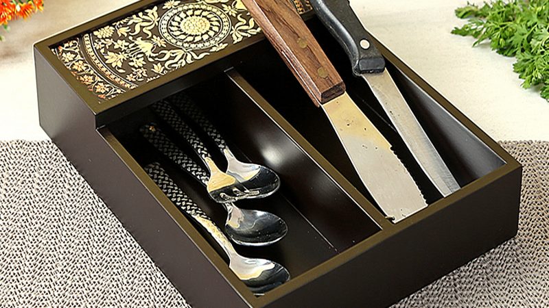 Some of the Finest Cutlery Holders By Woodenstreet